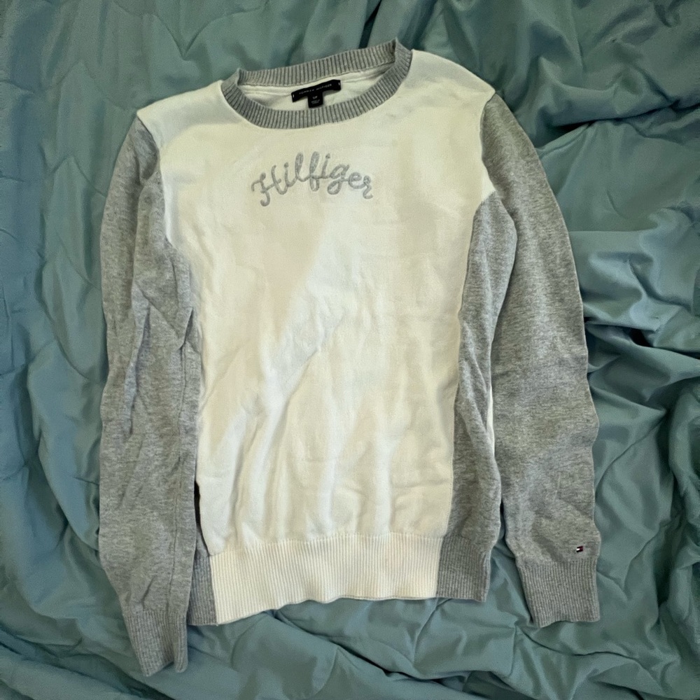 Tommy Hilfiger grey and white sweater. New w/o tags
